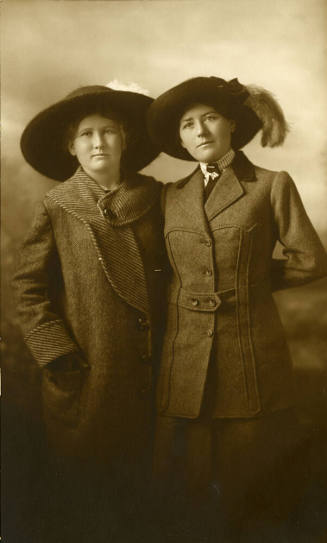 Photograph of Cummings with another lady.
