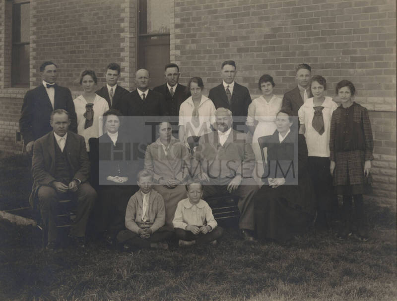 Group Portrait primarily Moeur and Pafford family members