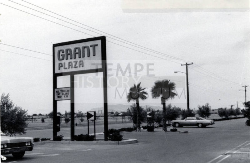 Grant Plaza Shopping Center - 800 East Southern Avenue, Tempe, Arizona