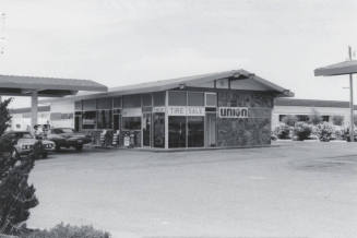 Union 76 Gasoline Station - 840 East Southern Avenue, Tempe, Arizona