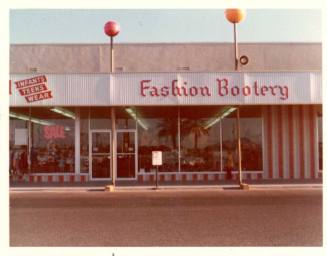 Photograph - Front of Fashion Bootery
