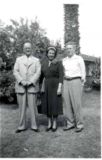 Bill Laird with Frank Raymond and Minnie (Laird) Raymond