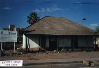 The front of the Elias-Rodriguez house in 2000