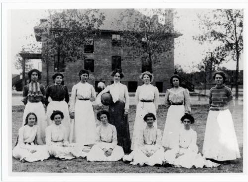 Women's Basketball Team 1903