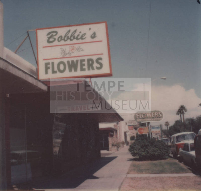 Robbie's Flower and Gift Shop - 20 East 5th Street, Tempe, Arizona
