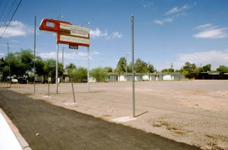 Empty lot, 1630 E. Apache