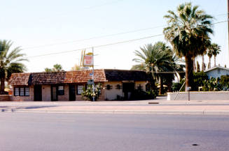 Desert Rest Motel - 2164 E. Apache