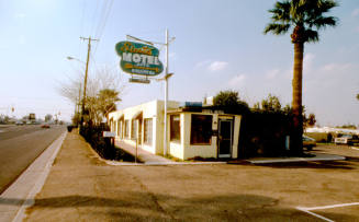 Siesta Motel and Apartments - 2232 E. Apache
