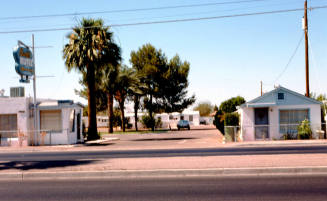 Siesta Motel and Apartments - 2232 E. Apache
