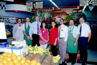 Store employees, Stabler's Market, University Dr. and Mill Ave.
