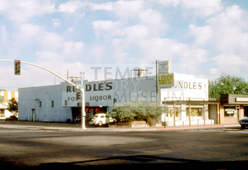 Rundle's Market, Mill Ave & University Dr.