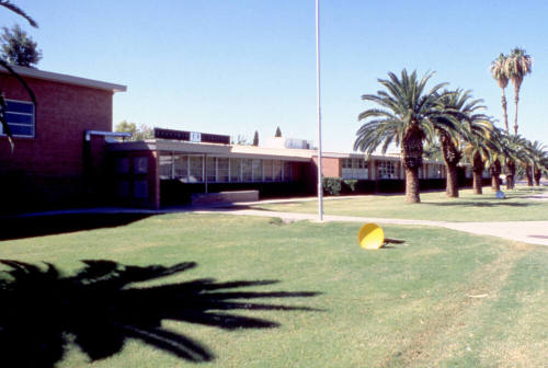 Broadmor Elementary School, College Avenue South of Broadway Road
