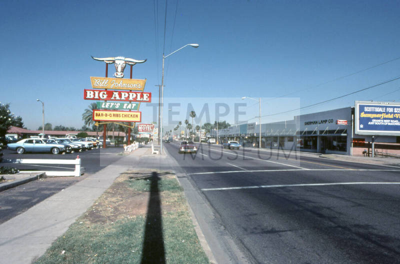 Bill Johnson's Big Apple, 3757 E. Van Buren St.