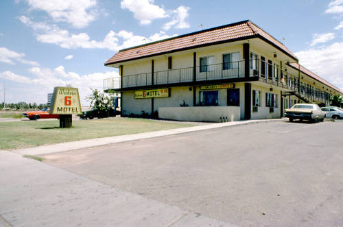 Western 6 Motel, 513 W. Broadway Rd.