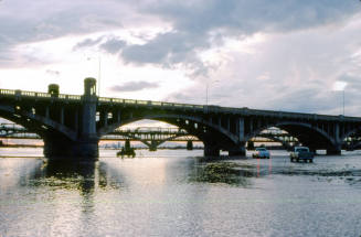 Mill Avenue Bridge and flooded Salt River