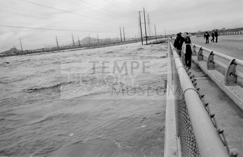 Salt River Flood, McClintock Bridge, Tempe, Arizona