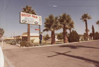 Breezy Palm Motel - 2150 East Apache Boulevard, Tempe, Arizona