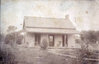 Front view of the exterior of Dr. Fenn J Hart's Tempe home