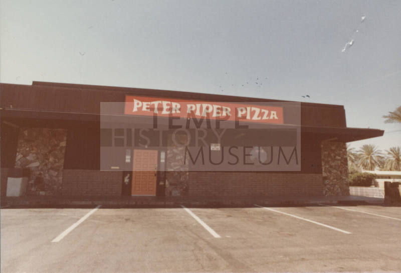 Peter Piper Pizza - 19 East Broadway Road, Tempe, Arizona