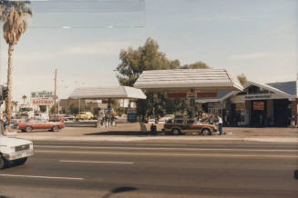 Exxon - 909 East Broadway Road, Tempe, Arizona