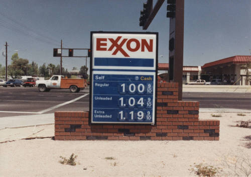 Exxon - 909 East Broadway Road, Tempe, Arizona