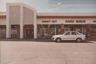 Donut Hut - 61 East Southern Avenue, Tempe, Arizona