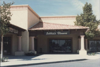 Bobbie's Flowers - 1425 West Southern Avenue, Tempe, Arizona