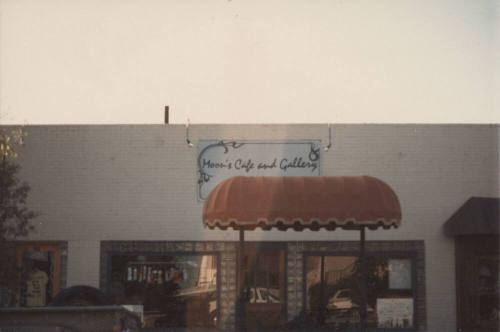 Moon's Café and Gallery - 9 East 5th Street, Tempe, Arizona