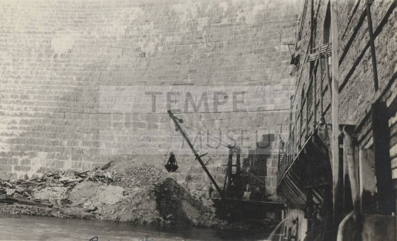 Photo- construction on the Roosevelt Dam
