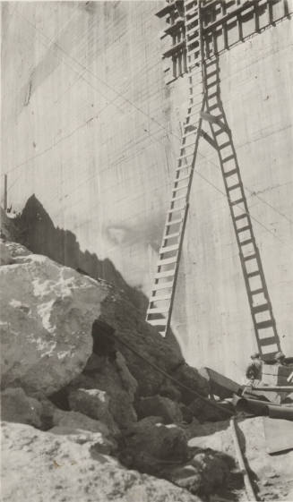Photo- workers and construction of Mormon Flat dam
