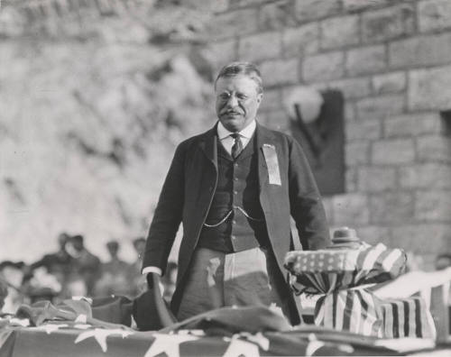 Photo-View of Theodore Roosevelt at dedication of Roosevelt Dam