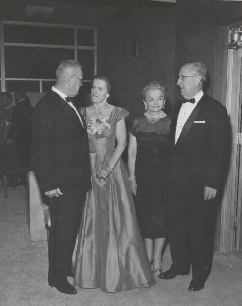 President and Mrs. Gammage talk to Mr. And Mrs. Knorpp