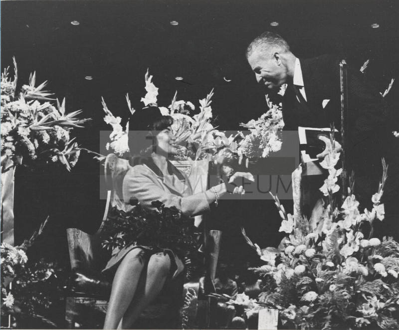 Arizona State University coed Vonda Kay Van Dyke, Miss America, 1964 Homecoming