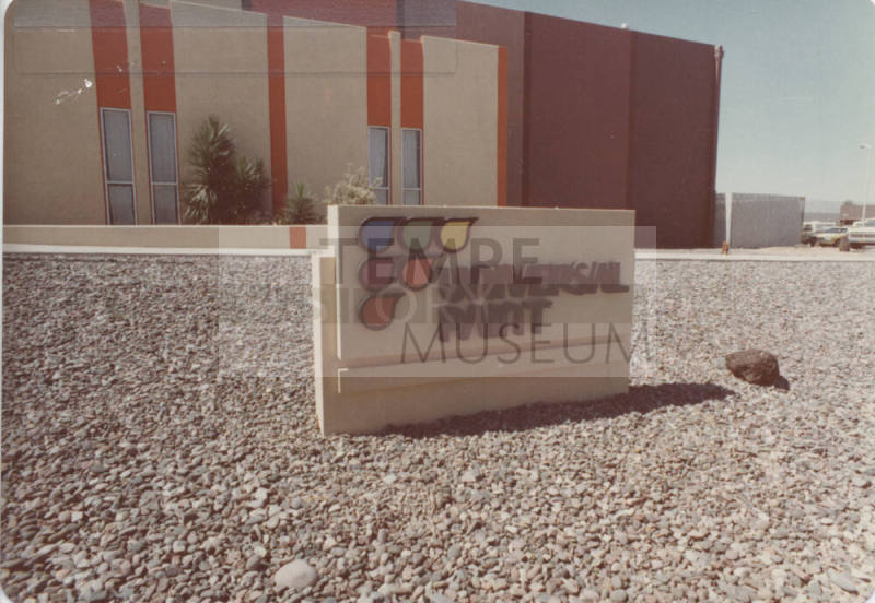 Universal Paint - 905 West Alameda Drive - Tempe, Arizona