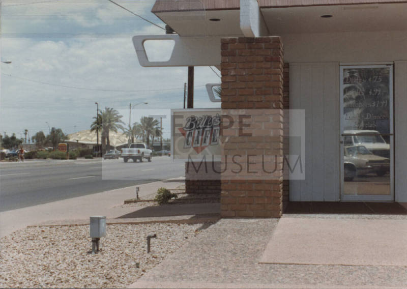 Billy's Café  - 625 East Apache Boulevard - Tempe, Arizona