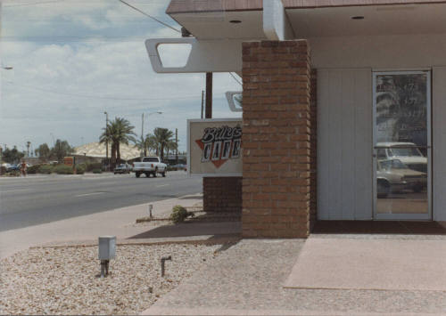 Billy's Café  - 625 East Apache Boulevard - Tempe, Arizona