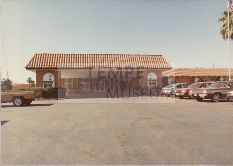 Holiday Inn - 915 East Apache Boulevard - Tempe, Arizona