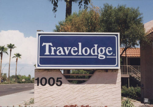 Travelodge - 1005 East Apache Boulevard - Tempe, Arizona
