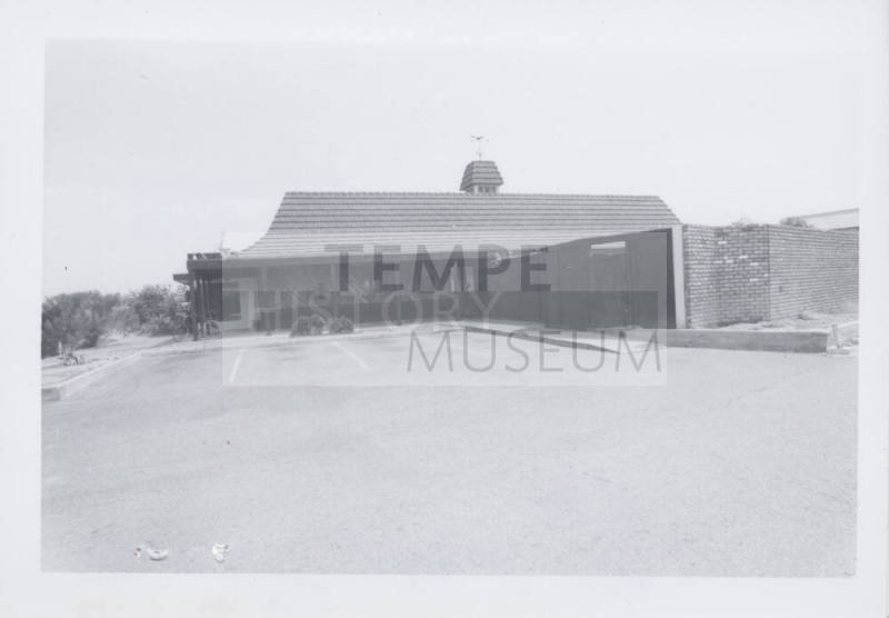 Lunt Avenue Marble Club Restaurant - 1212 East Apache Boulevard, Tempe, Arizona