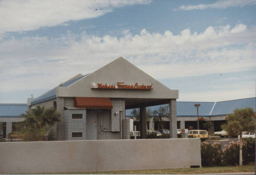 Nielsens Frozen Custard - 1270 East Apache Boulevard - Tempe, Arizona