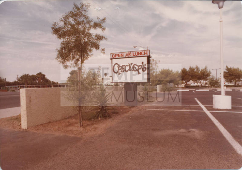 Cracker's Dining - East Apache Boulevard, Tempe, Arizona