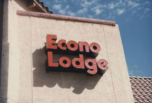 Econo Lodge - 2101 East Apache Boulevard - Tempe, Arizona