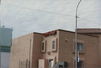 Econo Lodge - 2101 East Apache Boulevard - Tempe, Arizona