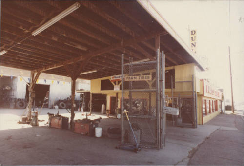 Roberts Tire Sales - 2431 East Apache Boulevard - Tempe, Arizona