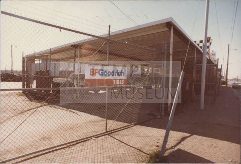 Roberts Tire Sales - 2431 East Apache Boulevard - Tempe, Arizona