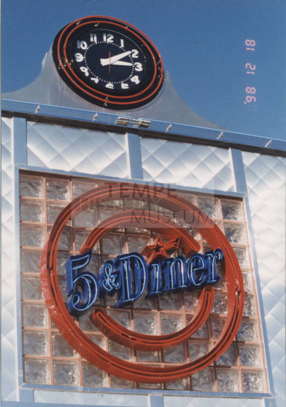 5 and Diner - 5025 South Arizona Mills Circle - Tempe, Arizona