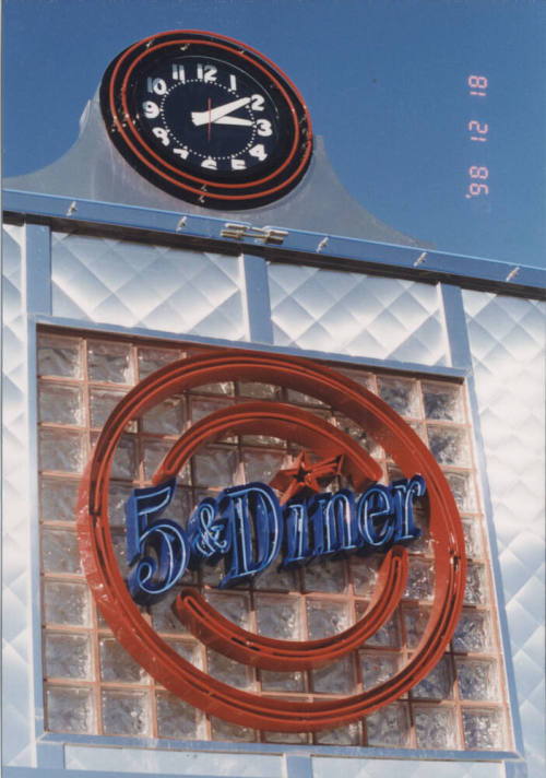 5 and Diner - 5025 South Arizona Mills Circle - Tempe, Arizona