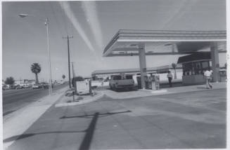 Pete's Shell Gasoline Station - 1734 East Apache Boulevard, Tempe, Arizona