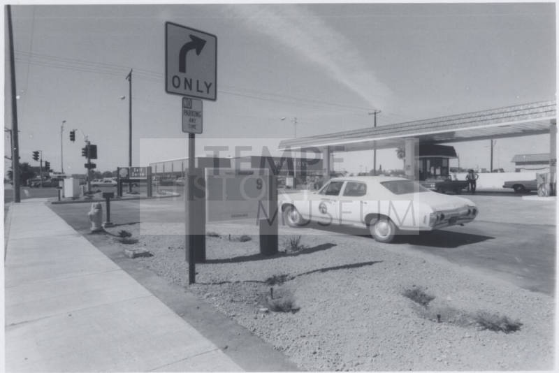 Pete's Shell Gasoline Station - 1734 East Apache Boulevard, Tempe, Arizona