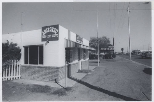 Artistic Yarn and Knot Shop - 1608 East Apache Boulevard, Tempe, Arizona